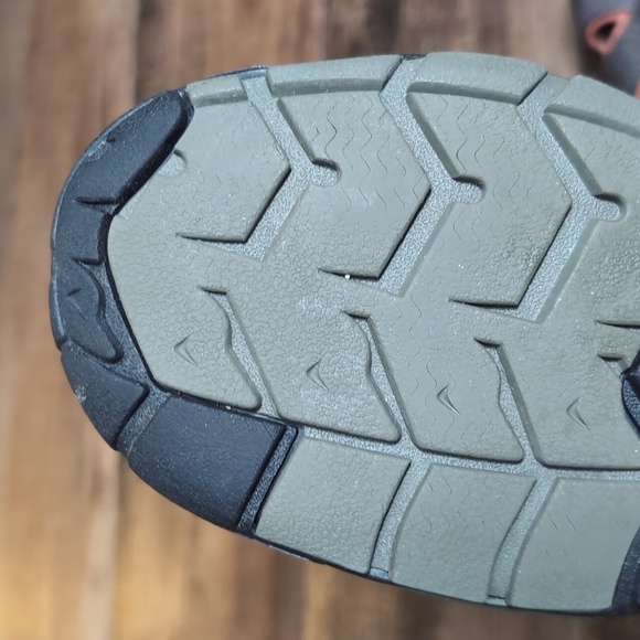 Keen Clearwater CNX Sandals • Size 9.5 • Raven / Tortoise Shell - Picture 14 of 16